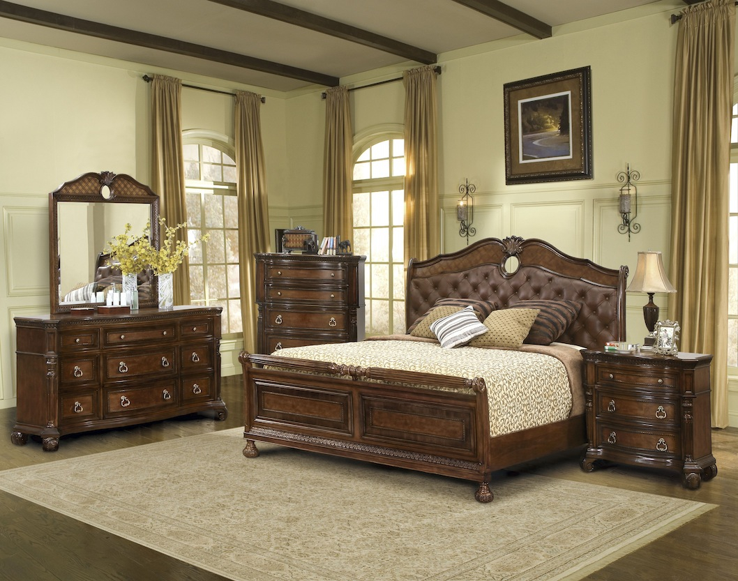 Monticello Wood Queen Bed With Mattress with proportions 1058 X 833