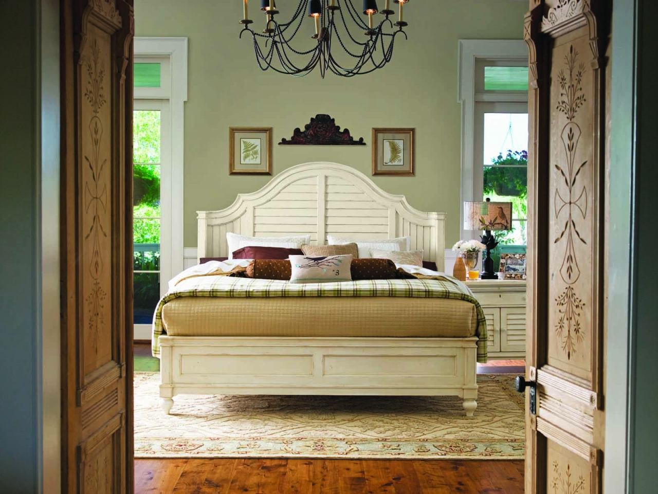 Paula Deen Home Steel Magnolia Platform Bedroom Set In Linen Codeuniv20 For 20 Off inside size 1280 X 961