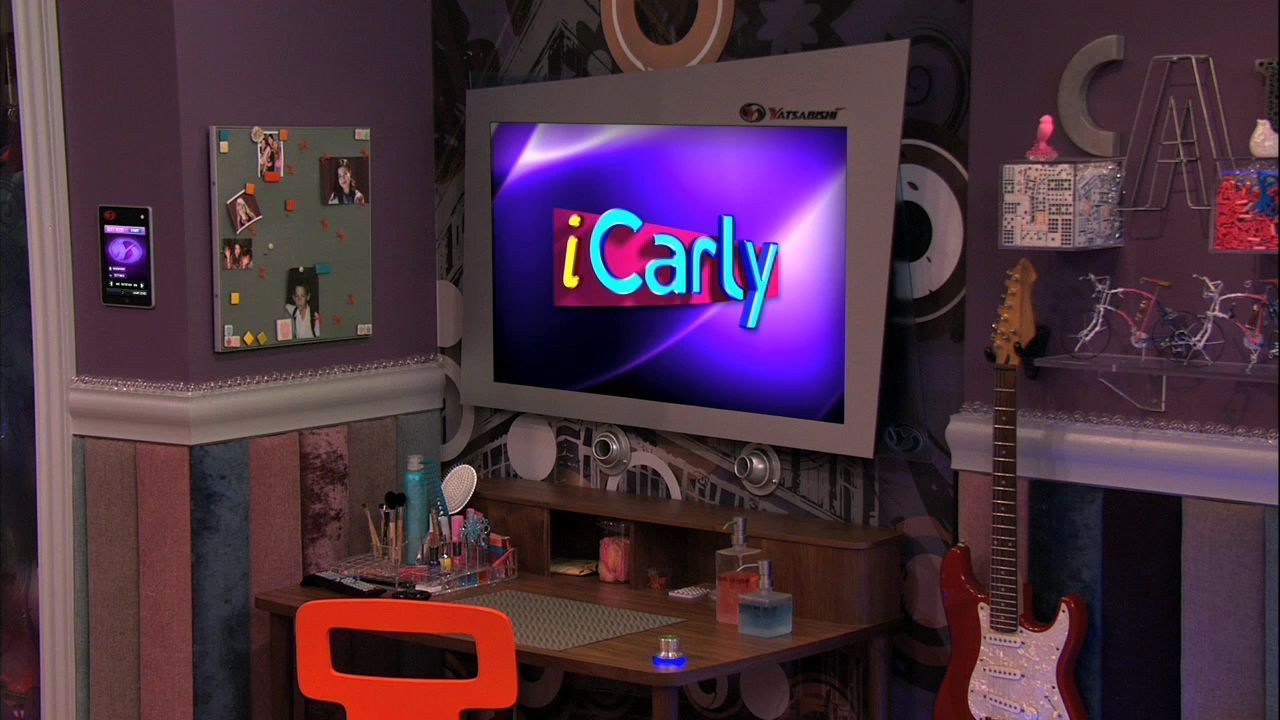 Pin Elle On Icarly Icarly Bedroom Bedroom Desk Cool Girl for size 1280 X 720