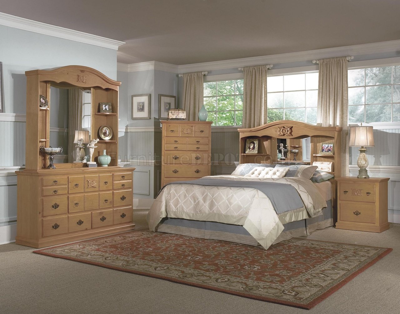 Pine All Wood Country Style Bedroom Whand Carved Wood Accents for size 1280 X 1006