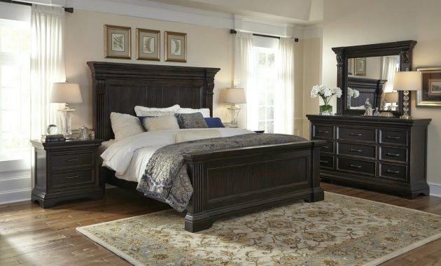 Pulaski Caldwell Panel Bedroom Set In Dark Wood within dimensions 1200 X 734