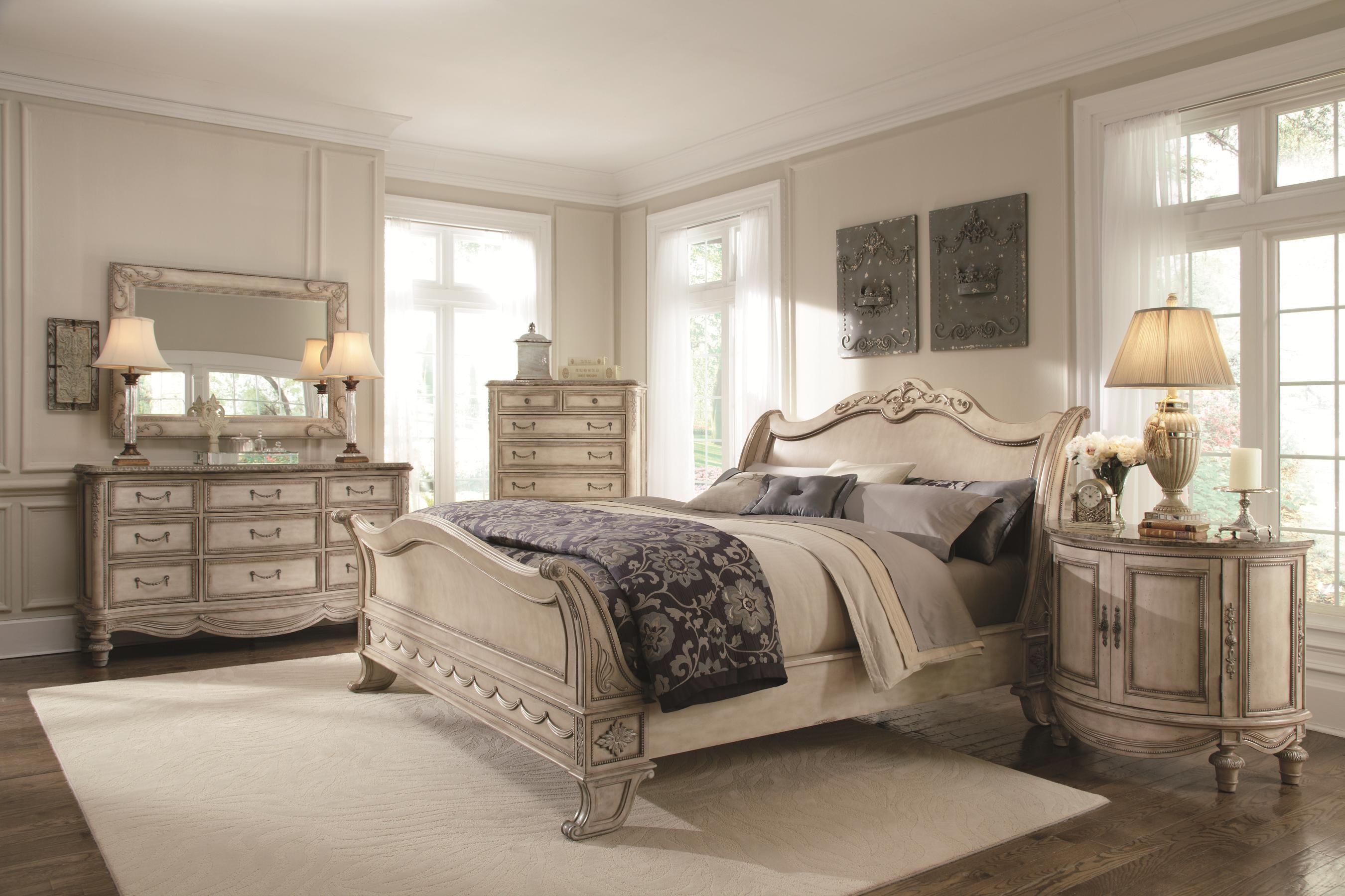 Schnadig Empire Ii Traditional King Sleigh Bed With Fleur De Lis intended for size 2700 X 1800