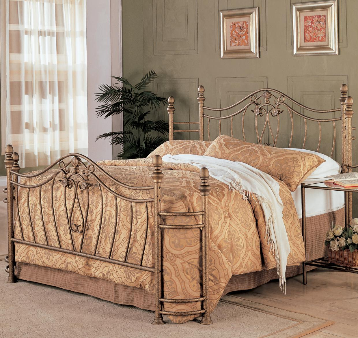 Sydney Queen Iron Bed Coaster At Dunk Bright Furniture in size 1240 X 1172