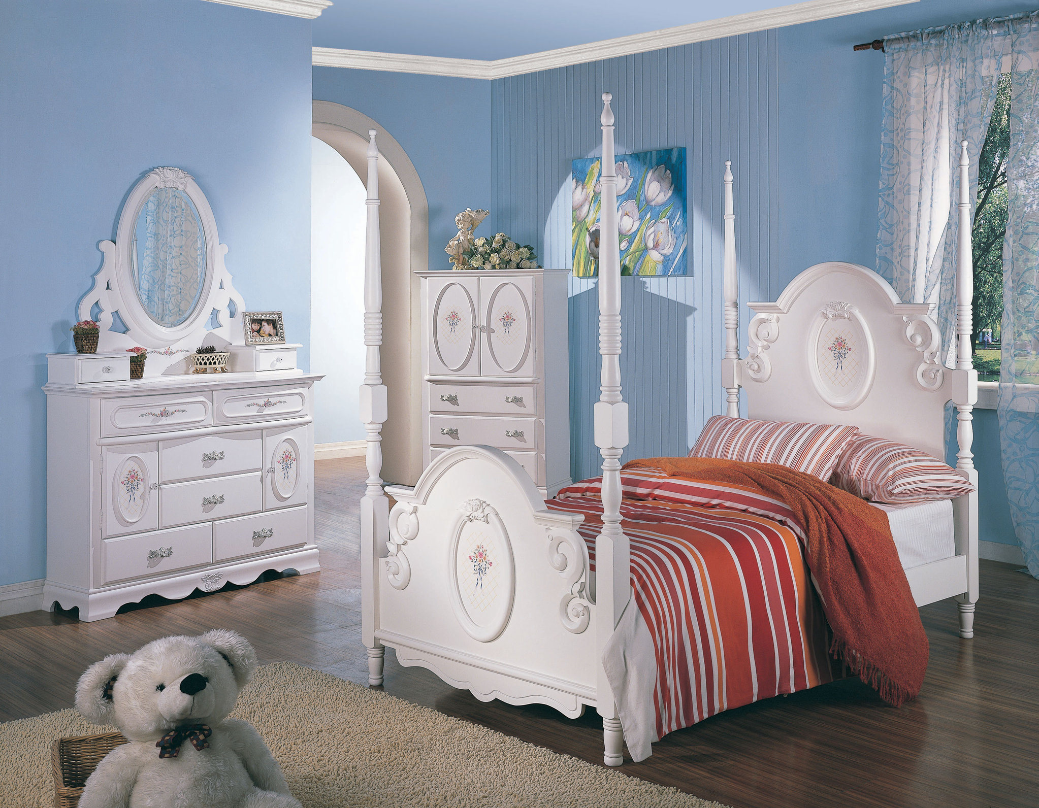 Teens White Wash Elegant Four Post Bedroom Set in dimensions 2046 X 1592