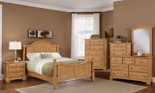 The Vaughan Bassett Farmhouse Washed Pine Bedroom Suite At Miller inside proportions 2000 X 1576