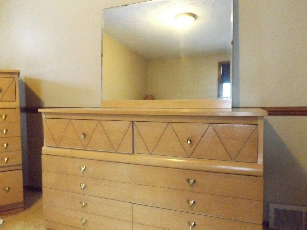 Three Piece Bedroom Set Blonde Superior Auction Appraisal Llc intended for dimensions 1024 X 768