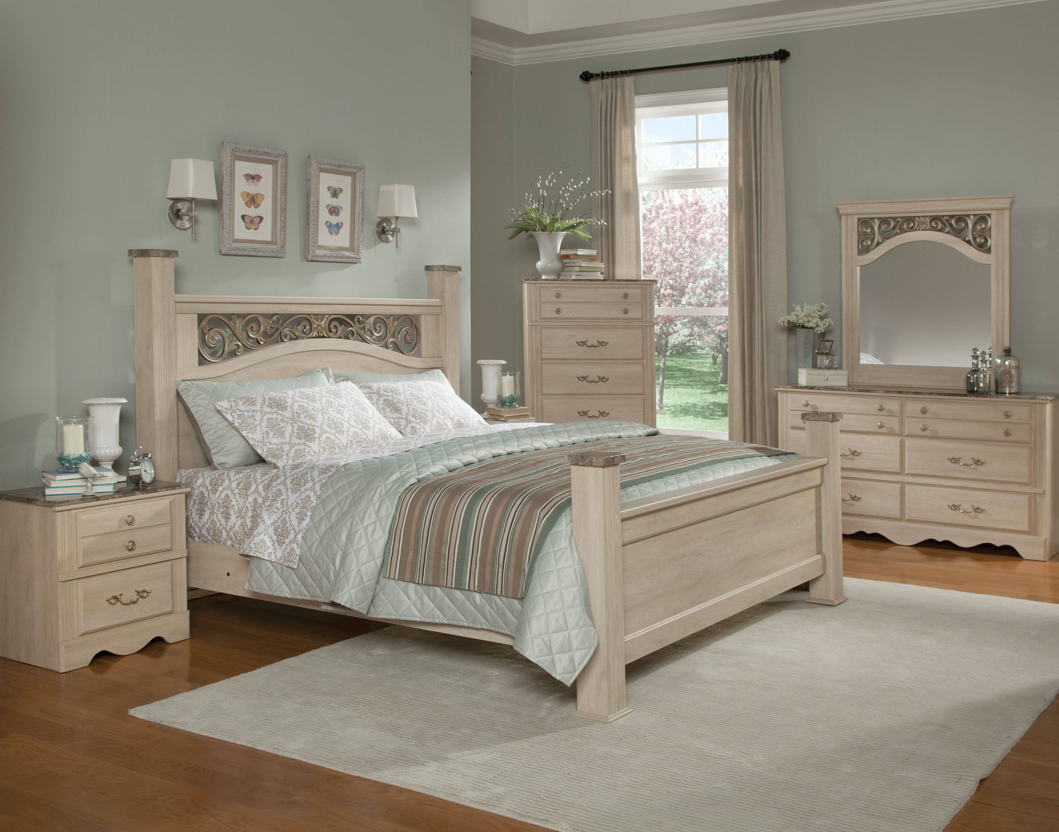 Torina Traditional Cream Wood 5pc Bedroom Set Wqueen Poster Bed regarding dimensions 4200 X 3300