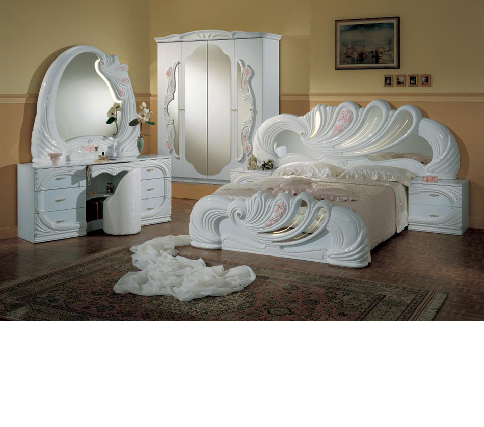 Vanity White Italian Classic Bedroom Set with regard to proportions 950 X 839