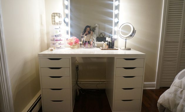 White Bedroom Vanity Bedroom Vanity Sets With Lighted Mirror in proportions 4912 X 3264