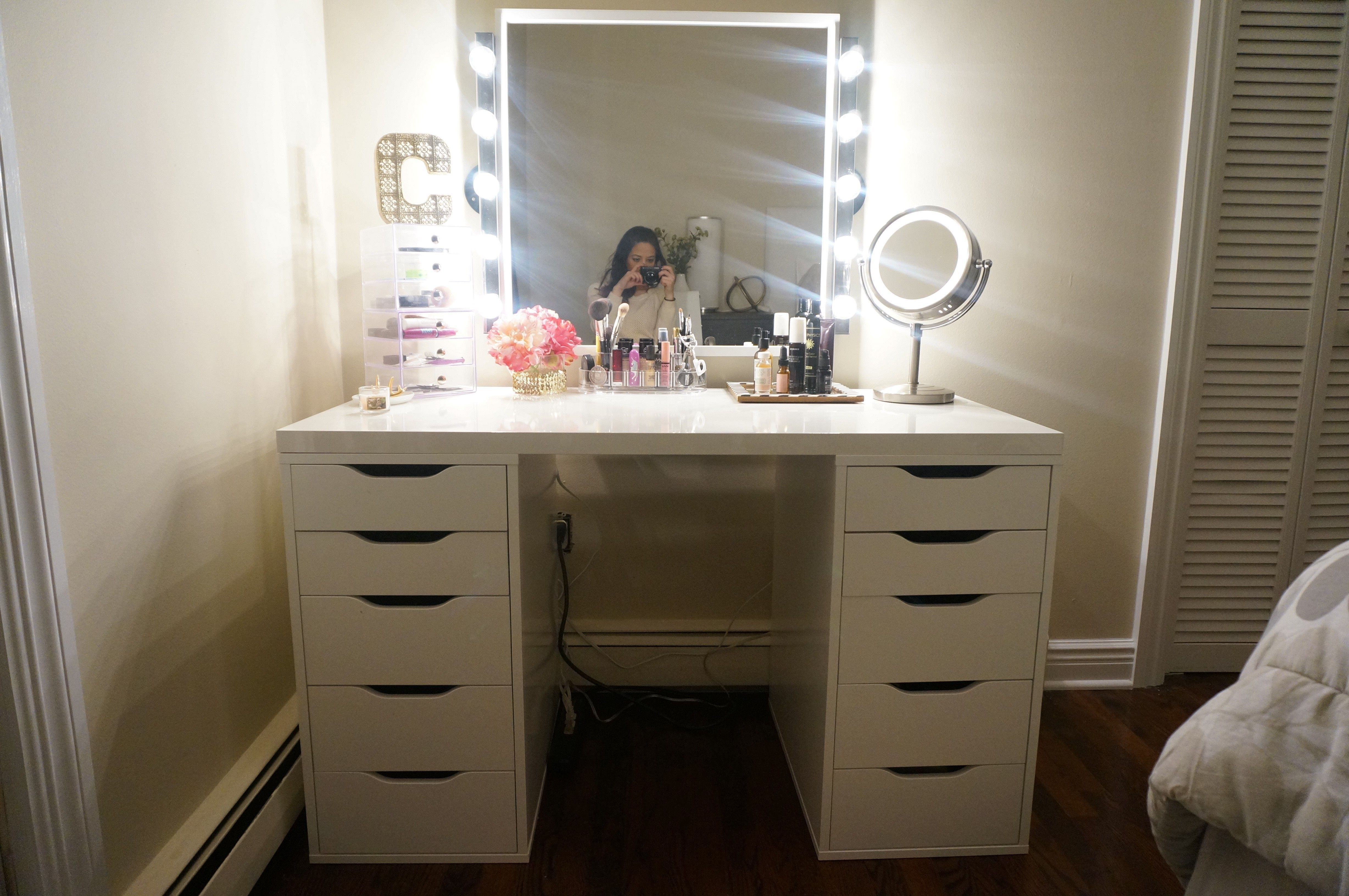 White Bedroom Vanity Bedroom Vanity Sets With Lighted Mirror in proportions 4912 X 3264