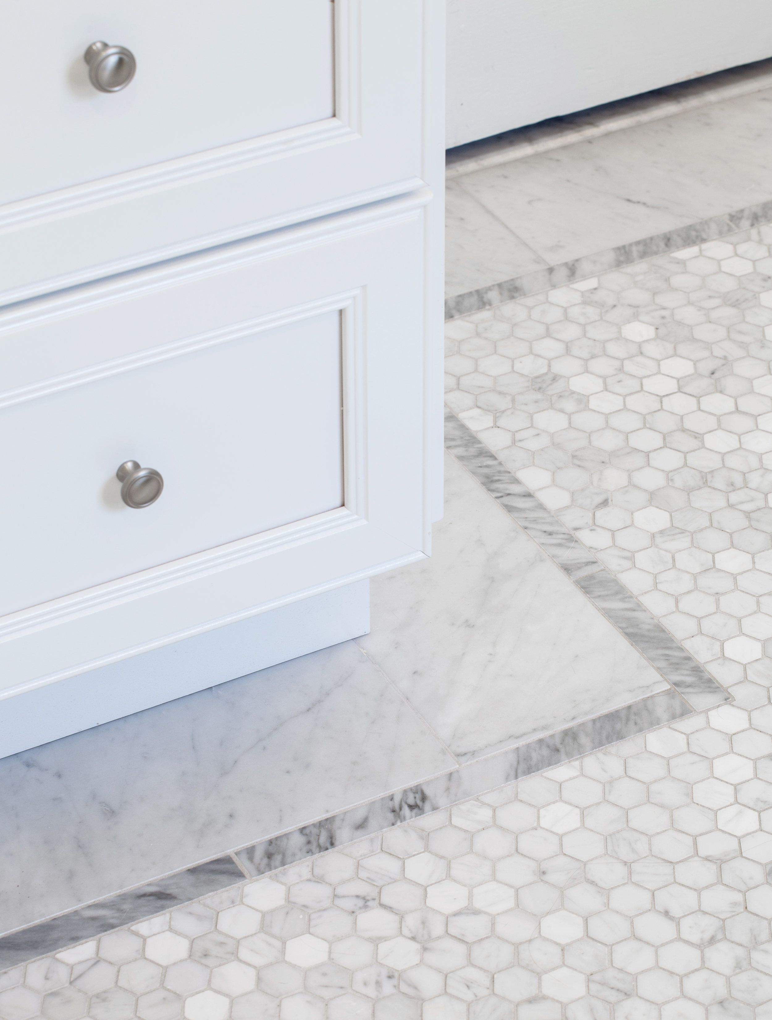 Carrera Hexagon Mosaic Floor Border Marble Mosaic Bathroom in proportions 2500 X 3303