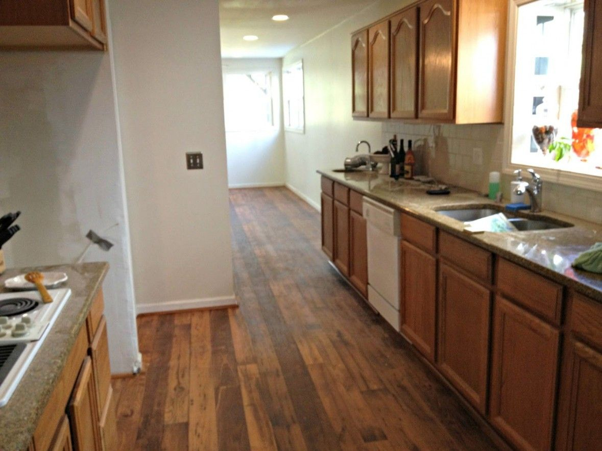 Flooring With Honey Oak Kitchen Cabinets Ideas Kitchen with regard to dimensions 1179 X 884