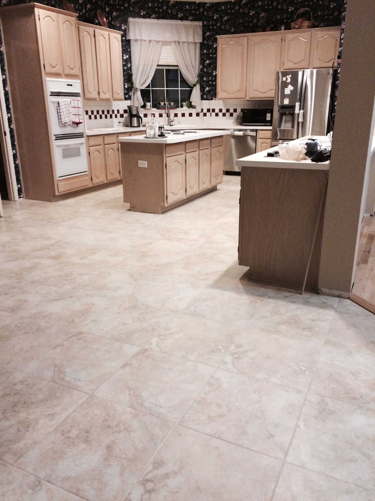 Phase 1 New Floors Esta Villa Terrace Beige 18x18 Tile In with regard to proportions 1536 X 2048