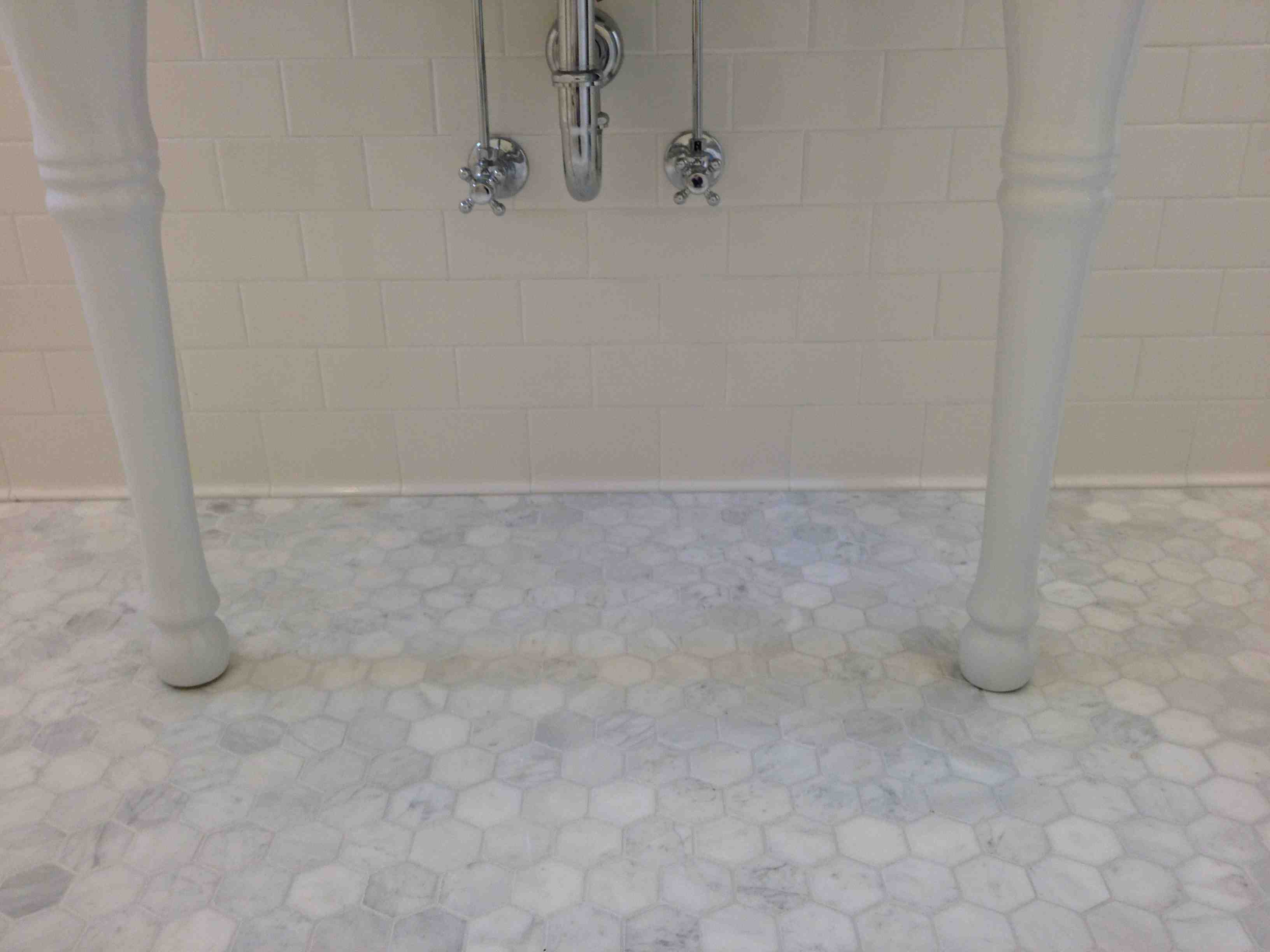 Pros And Tiled Master Slippery Bathrooms White Tile Tiles in sizing 3264 X 2448