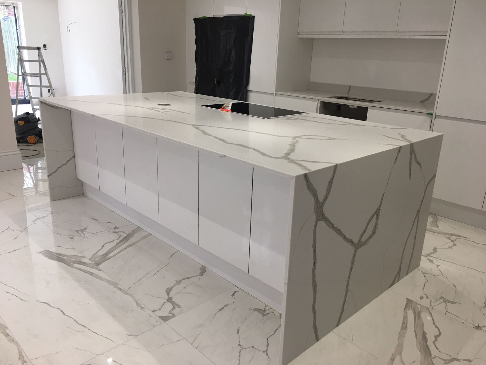 Stunning Example Of A Heavy Veined Statuario Marble Effect regarding dimensions 1600 X 1200
